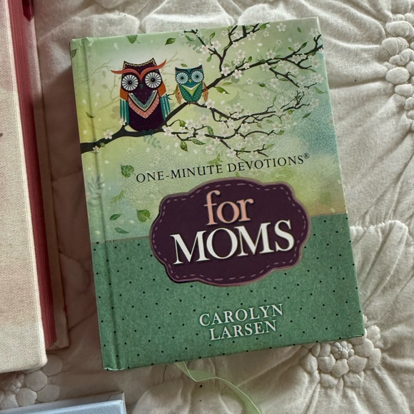 Book Bundle - Picture 5 of 9